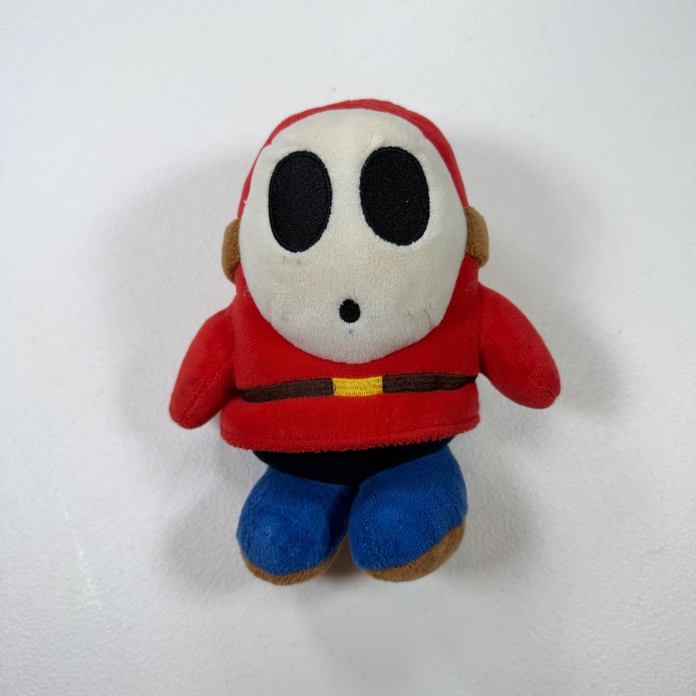 Nintendo Shy Guy Plush Toy Unisex 6in Red Good Super Mario Collectible